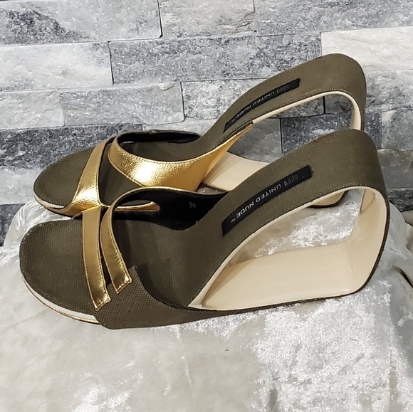 United Nude Mobius Olive Sandals - Picture 2 of 9